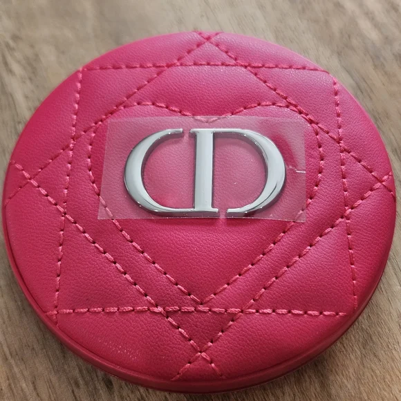 Christian Dior Pink Quilted Compact Case - Picture 1 of 7